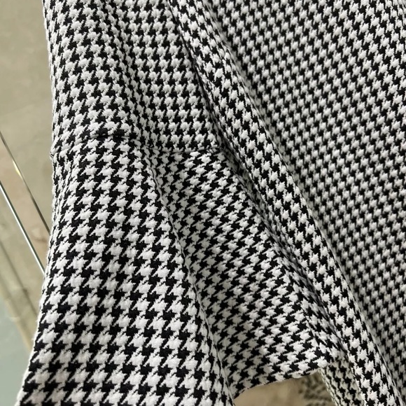 Stunning Tyler Boe dress with bell flowy sleeves - Picture 3 of 5